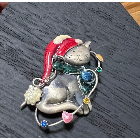 Vintage TC Tanyas Creations Christmas Cat Santa Hat Garland Silver Tone Brooch - Picture 1 of 7